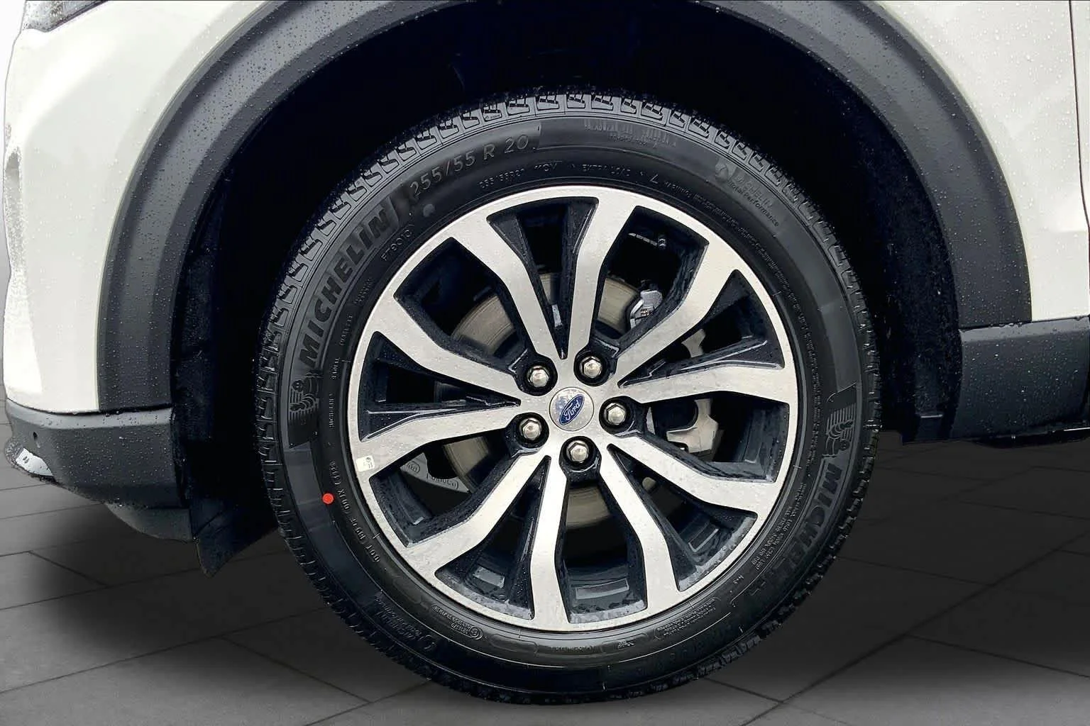 New 2027 Star White Metallic Tri-Coat Ford ST-Line image 17