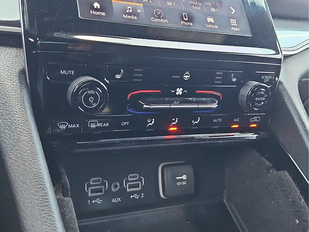 Used 2022 Red Jeep Altitude 4x4 image 17