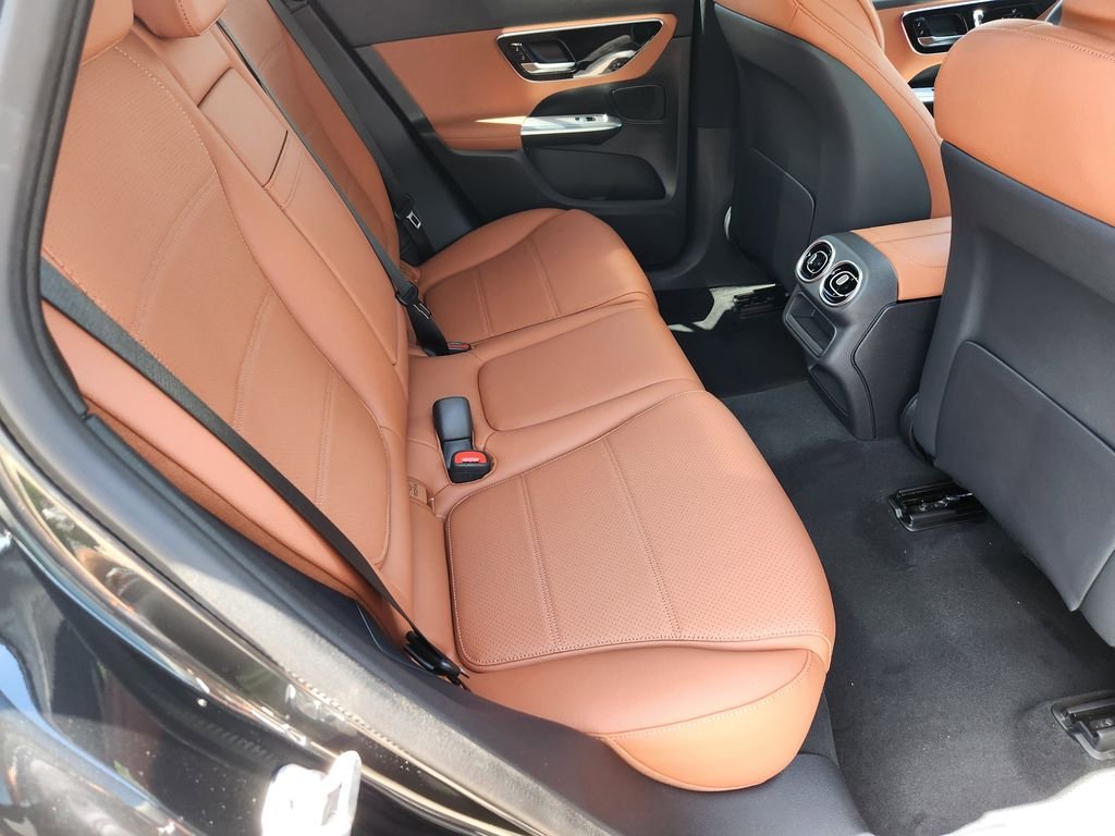 New 2026 Graphite Grey Metallic Mercedes-Benz GLC300 4MATIC® image 18