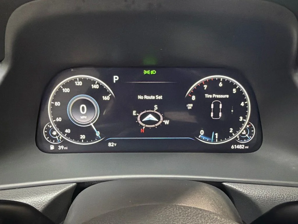 Used 2022 Black Hyundai Limited image 25
