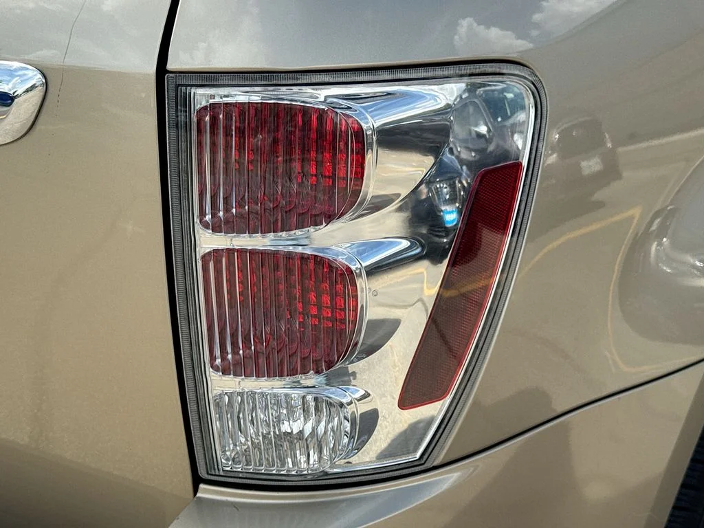 Used 2008 Beige Chevrolet LT image 31