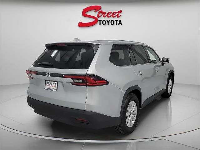 Certified Used 2025 CELESTIAL SILVER Toyota  image 4