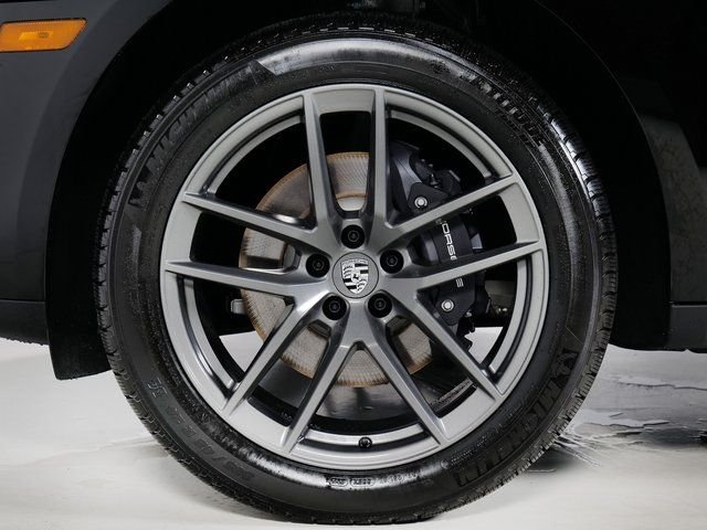 2025 Porsche Macan T - Photo 29
