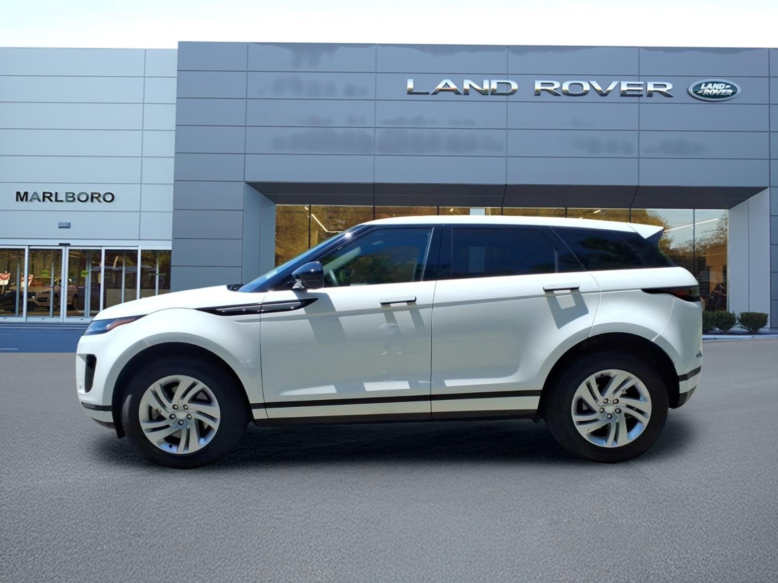 Certified Used 2026 Fuji White Land Rover S image 6