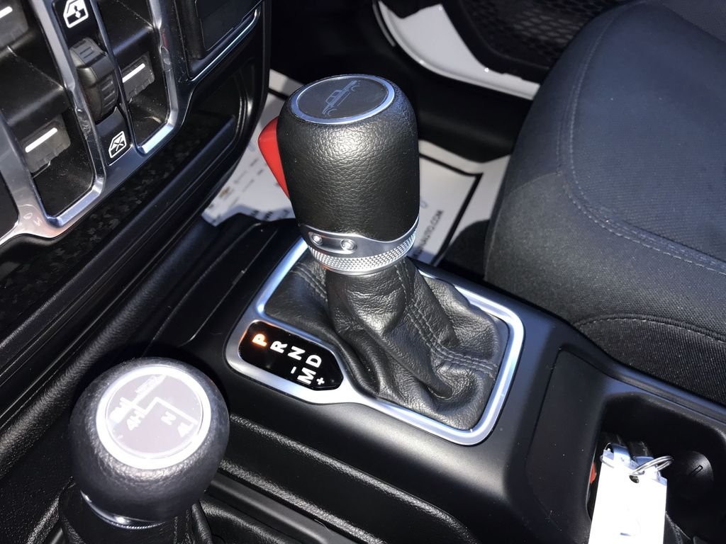 Used 2022 White Jeep Sport image 20