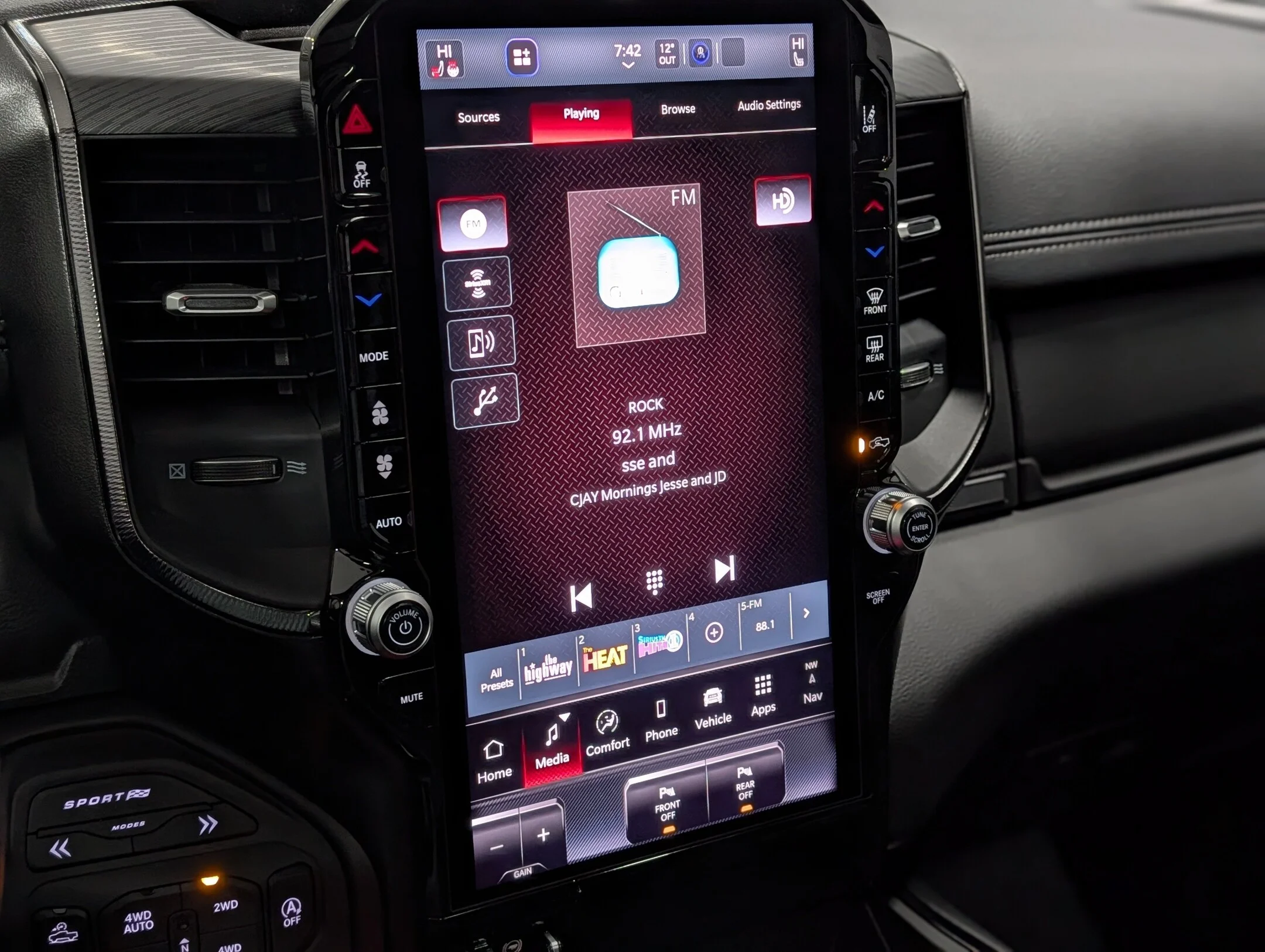 New 2027 Silver RAM Rebel - - Rebel X Pkg - Level 2 Grp - Pano Sunroof - Harman/Kardon Audio & More! image 24