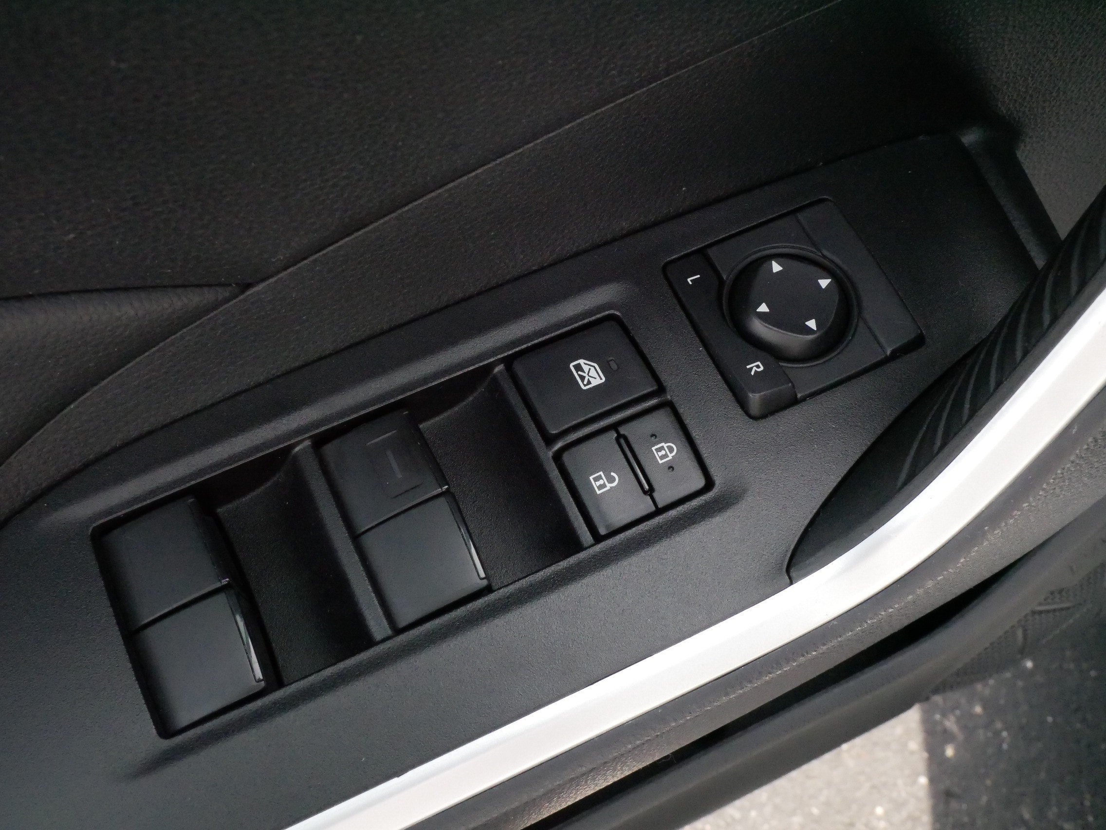 Certified Used 2025 ICE CAP Toyota Hybrid LE image 19