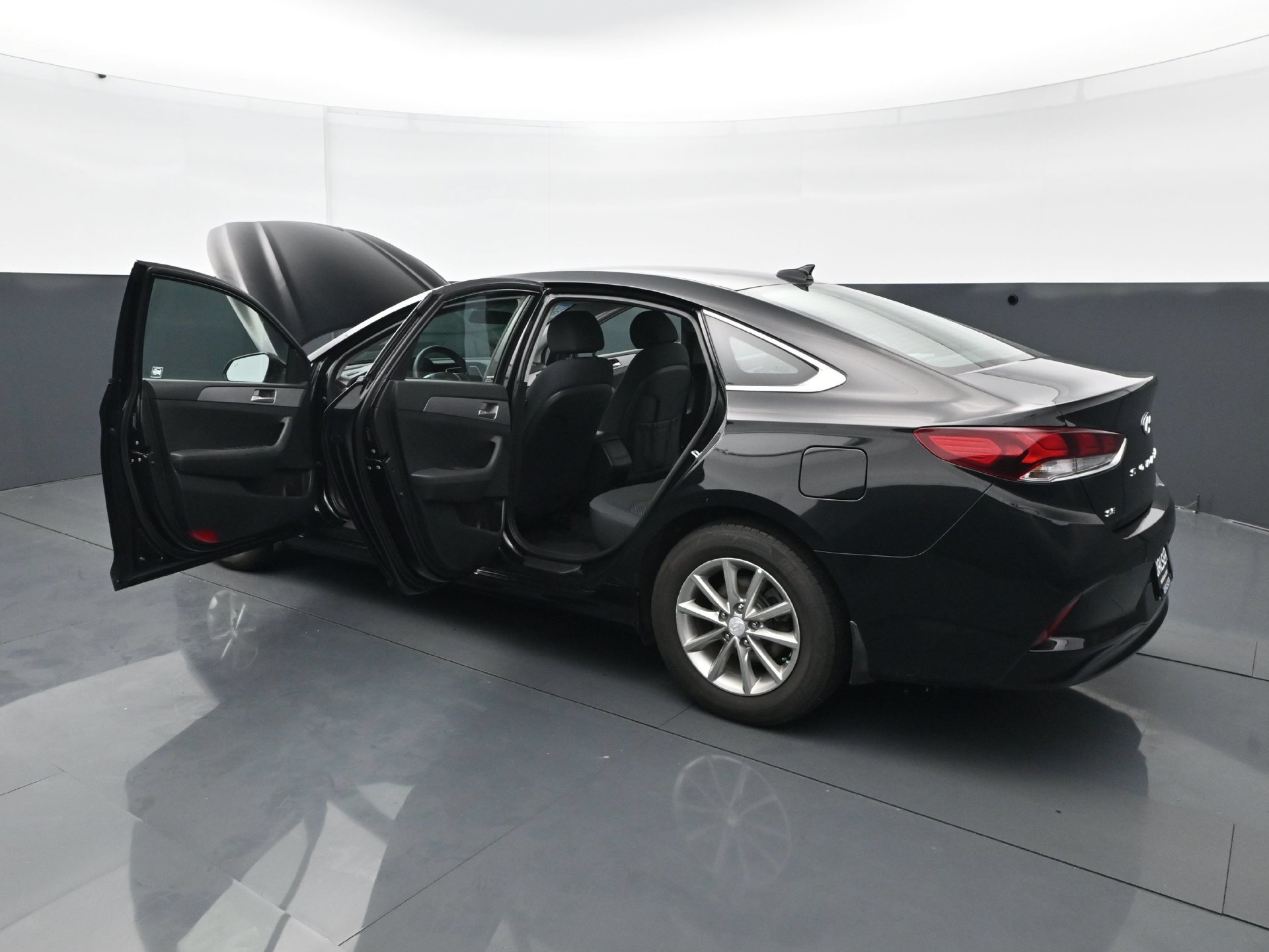 Used 2019 Phantom Black Hyundai SE 2.4L image 28