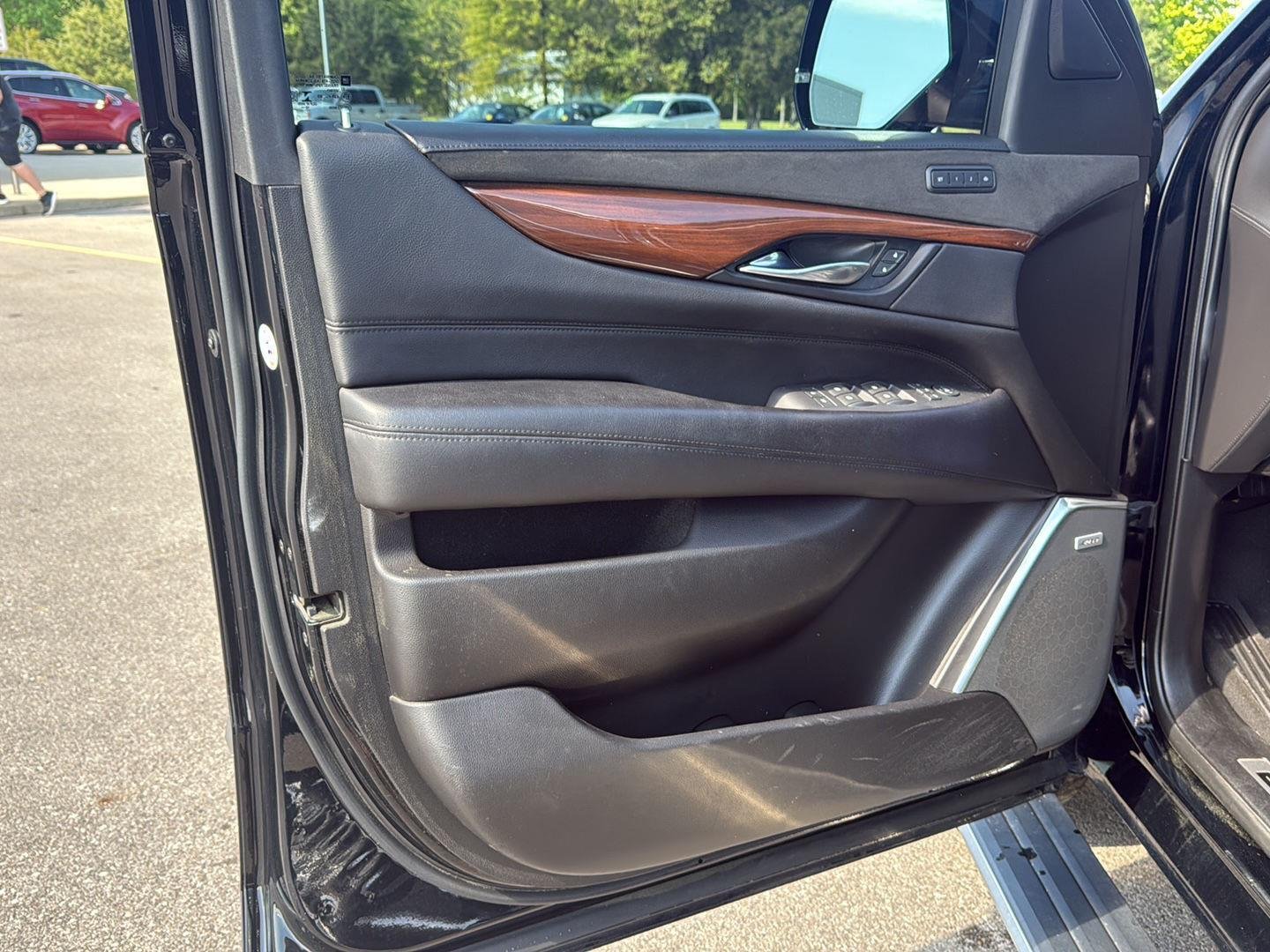 Used 2019 BLACK RAVEN Cadillac Premium Luxury image 23