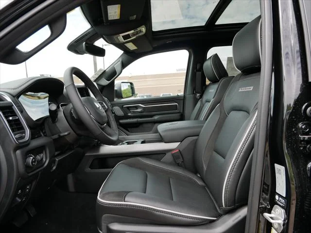 New 2026 Diamond Black Crystal Pearl-Coat Exterior Paint RAM LARAMIE image 7