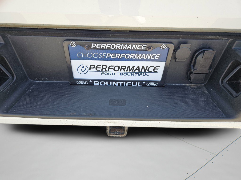 Used 2025 Oxford White Ford Lariat image 29