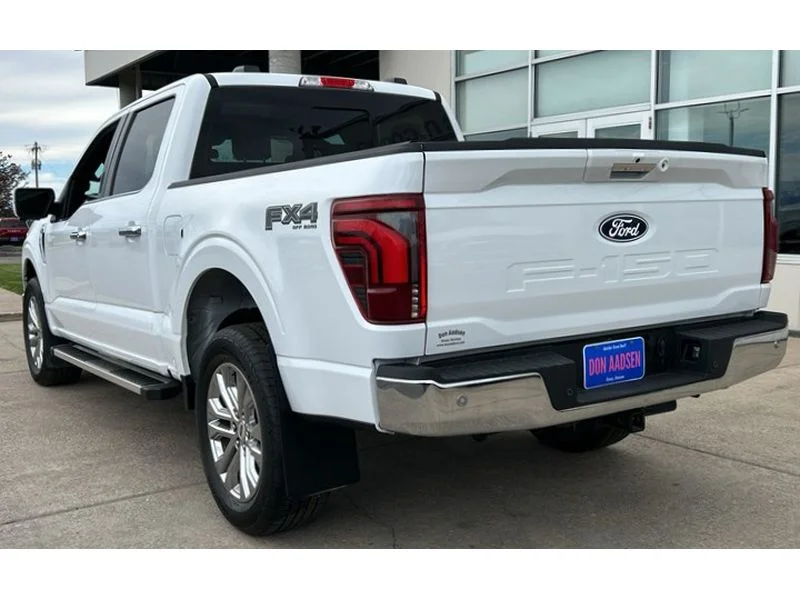 Certified Used 2024 Oxford White Ford LARIAT image 25