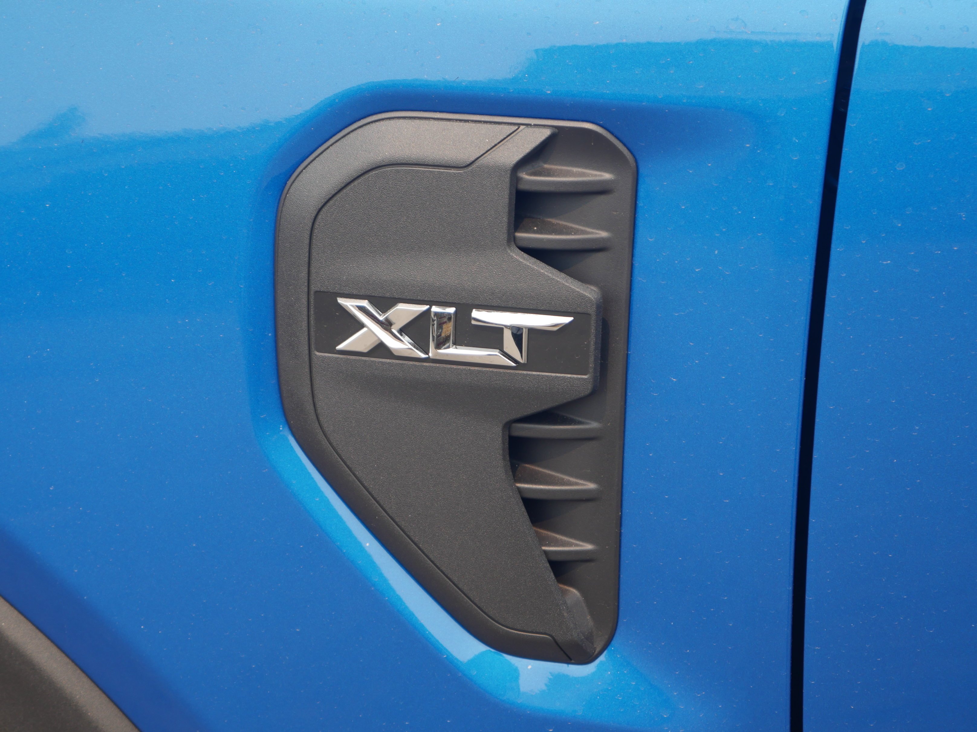 New 2026 Velocity Blue Metallic Ford XLT image 15