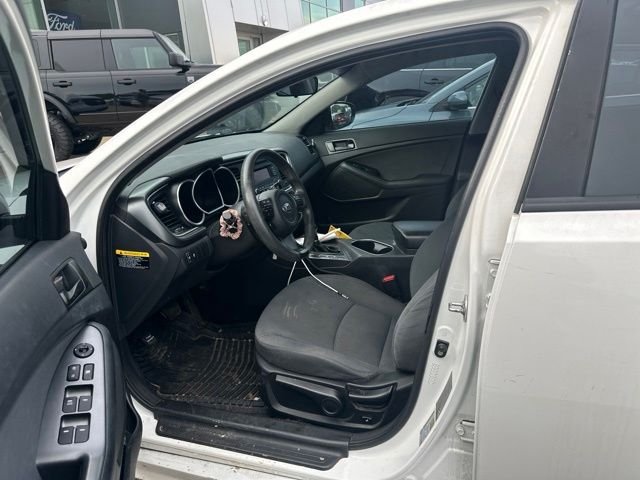Used 2015 White Kia LX image 14