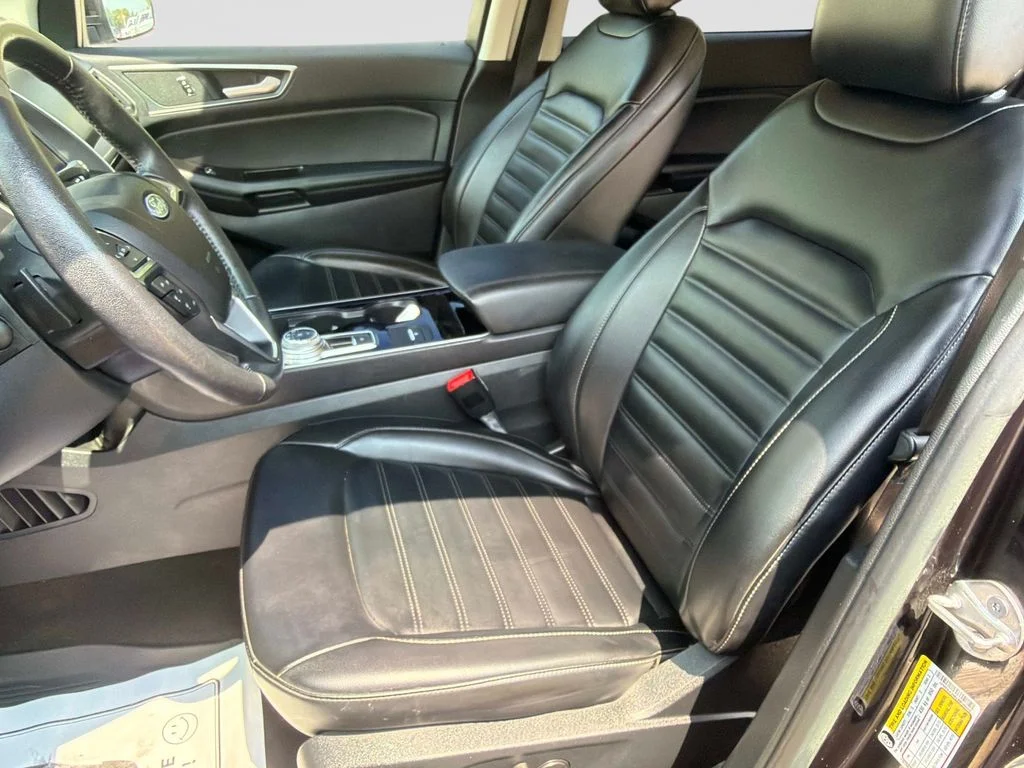 Used 2020 Black Ford SEL image 21