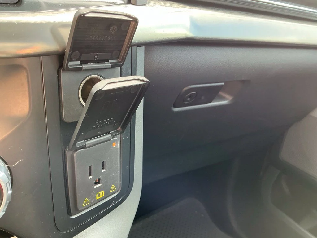 Used 2022 Silver Ford Lariat image 33