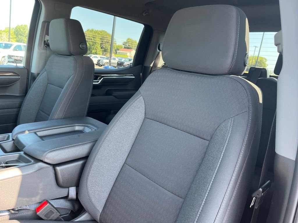 Used 2023 Black Chevrolet LT image 13