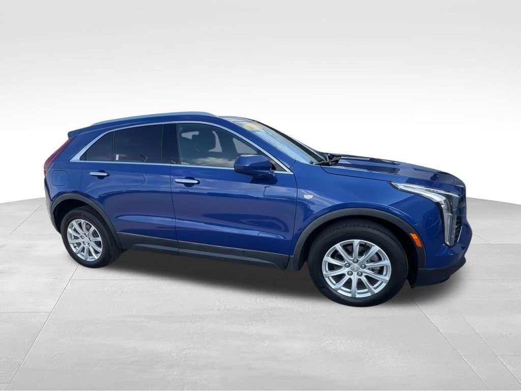 Used 2023 Blue Cadillac Luxury image 9