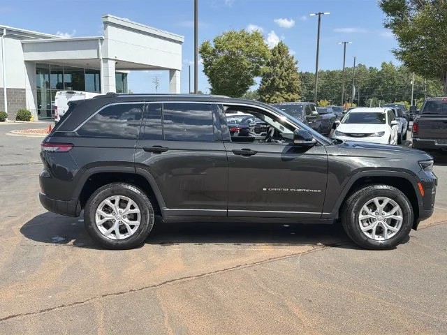 Used 2023 Brown Jeep Limited image 13