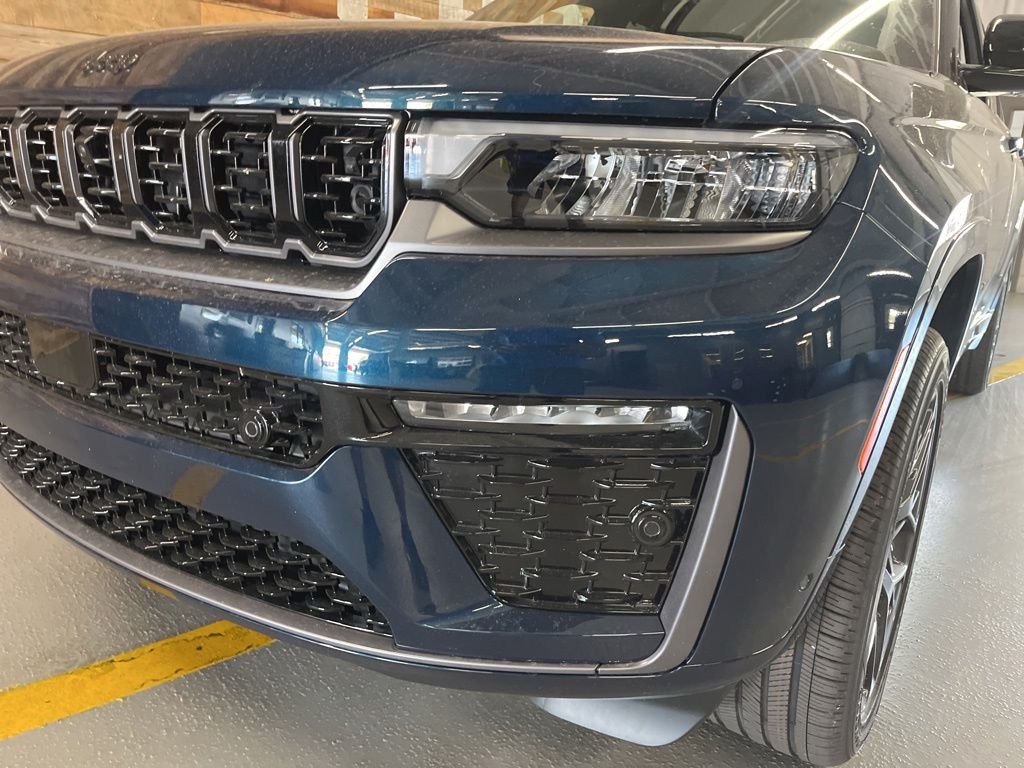 New 2026 Fathom Blue Pearl-Coat Exterior Paint Jeep Summit image 10