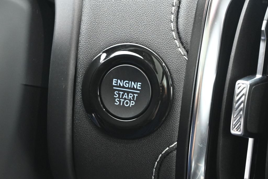 New 2027 White Ford Platinum image 13