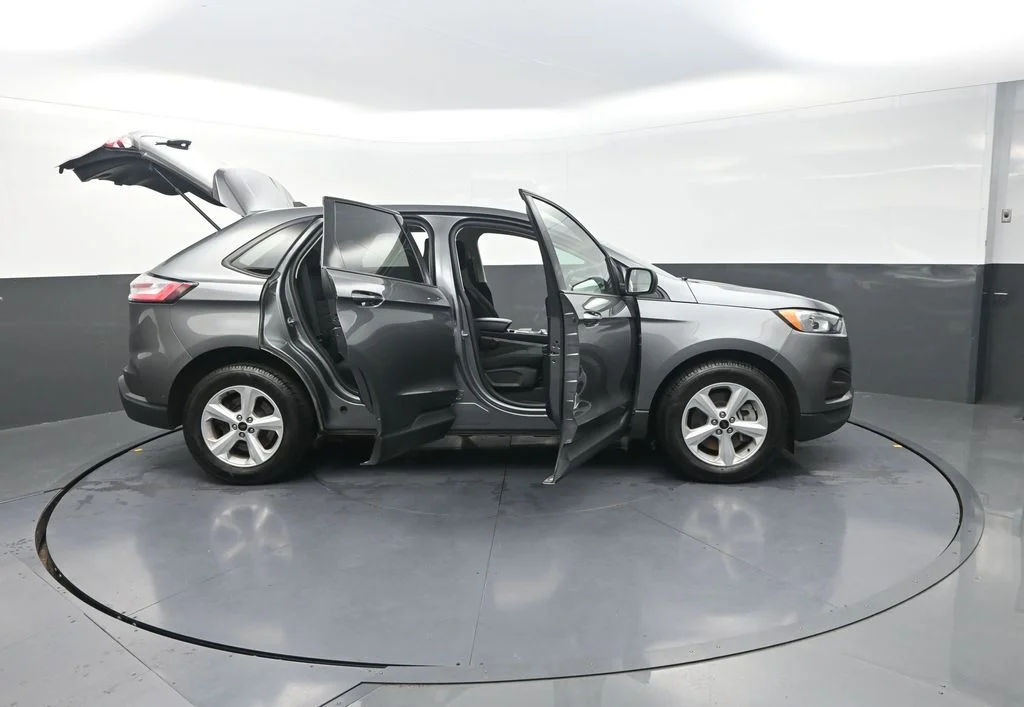 Used 2023 Gray Ford SE image 38