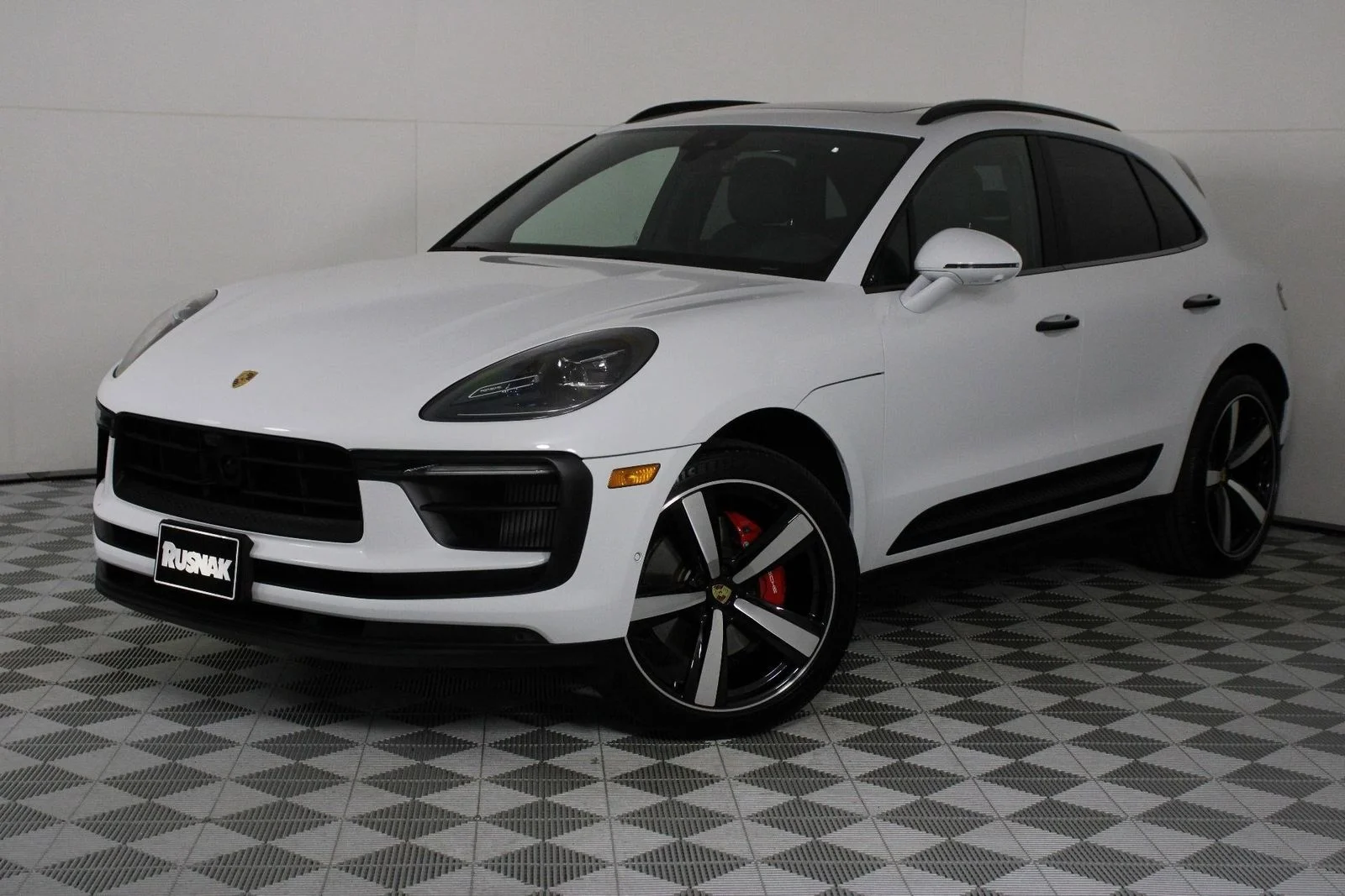 2025 Porsche Macan S