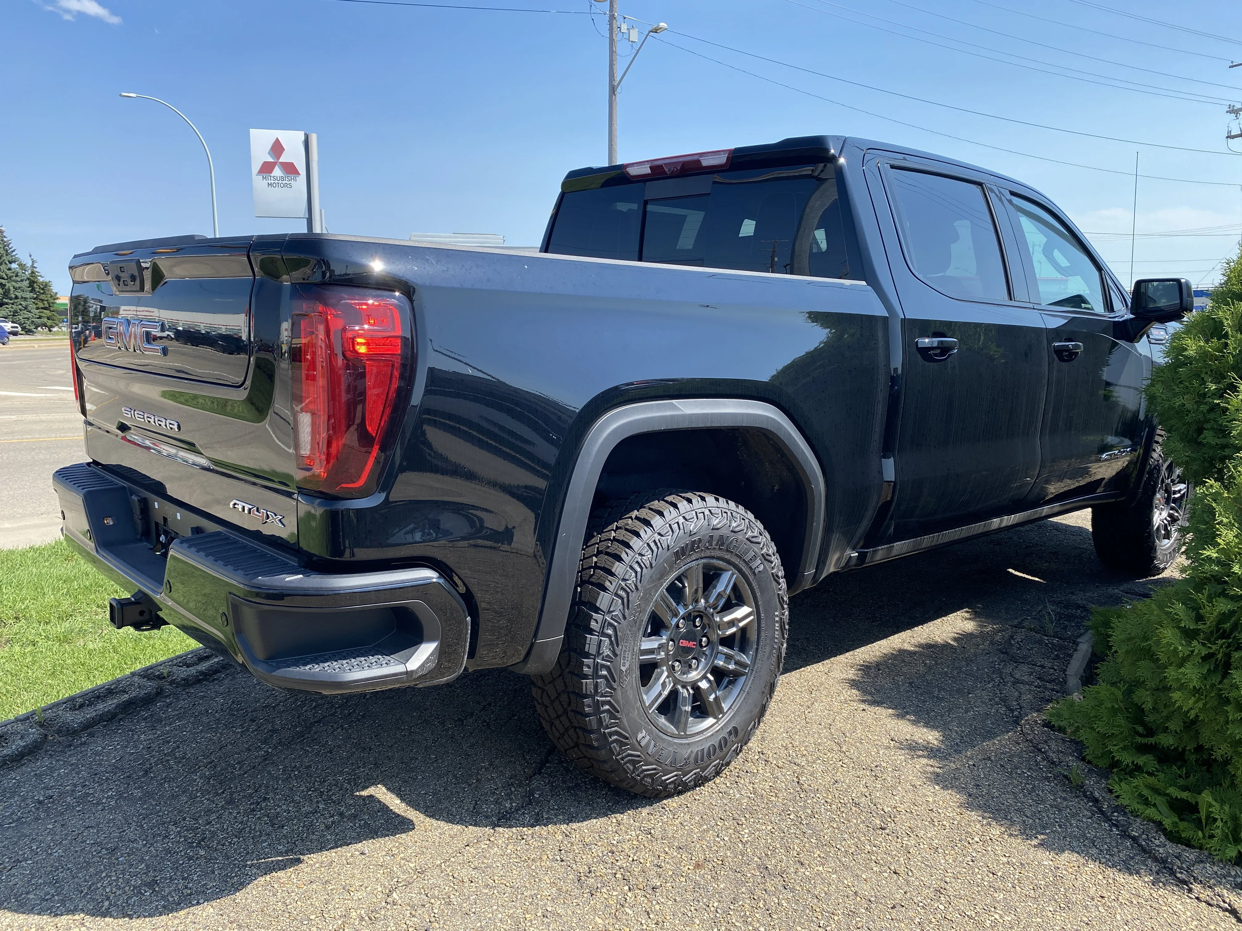 New 2026 ONYX BLACK GMC AT4X image 7