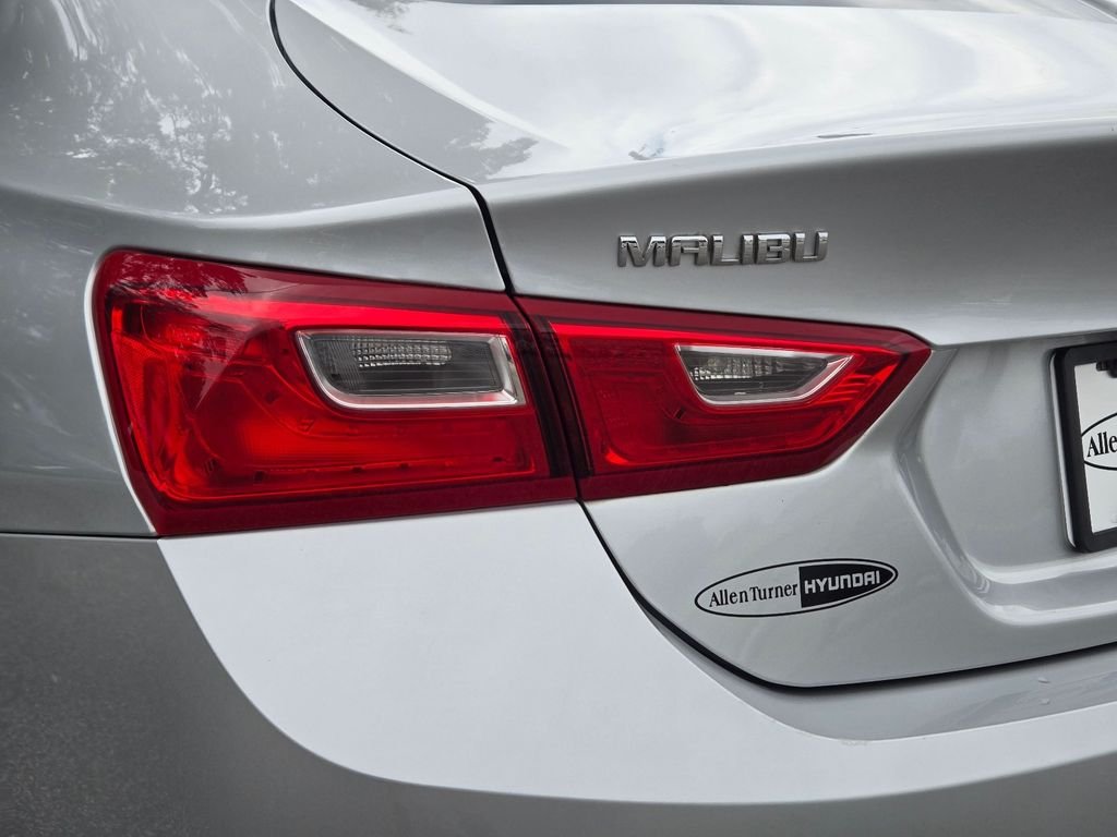 Used 2018 Silver Chevrolet LT image 8