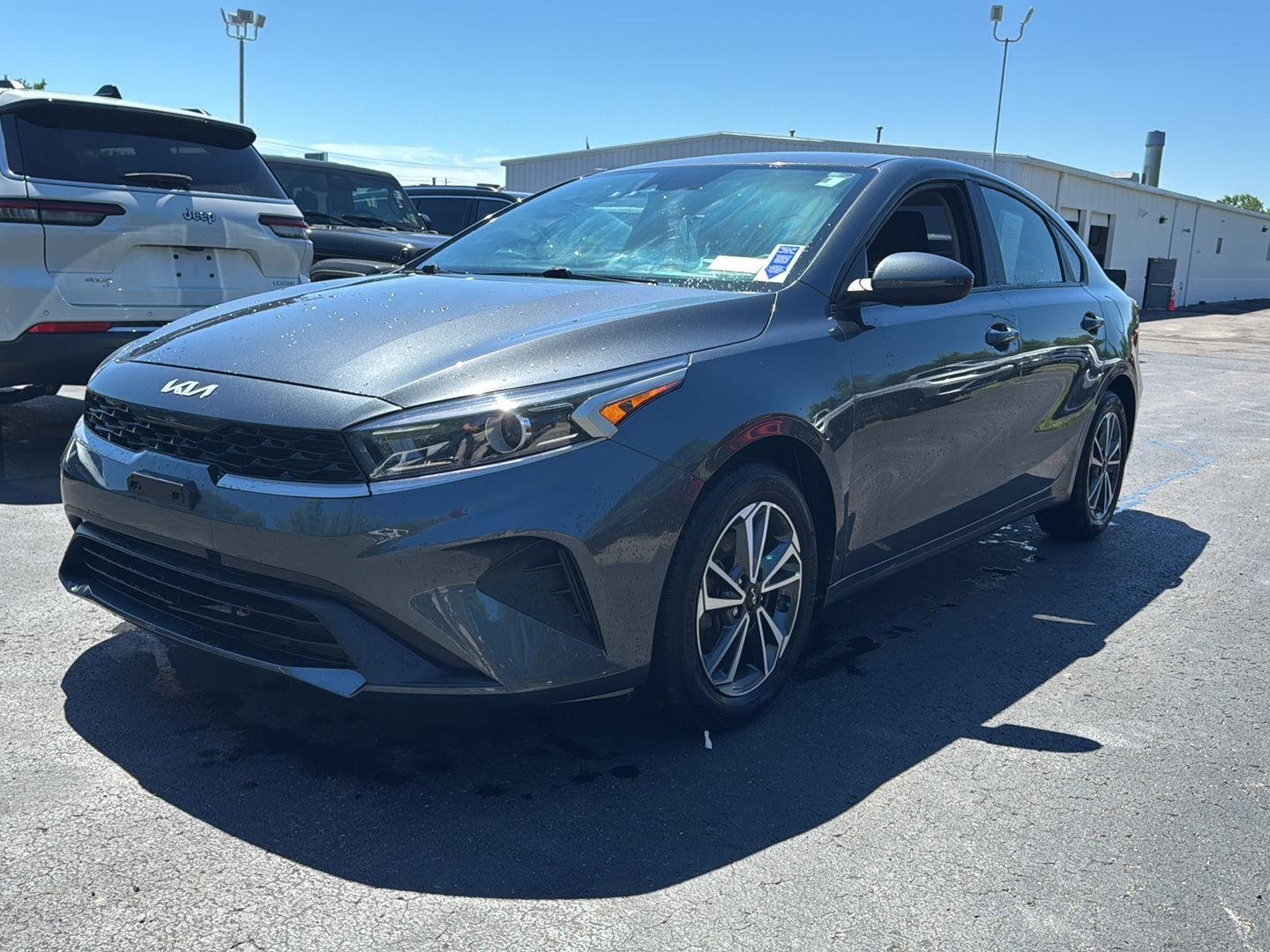 Used 2023 Gravity Gray Kia LXS image 9