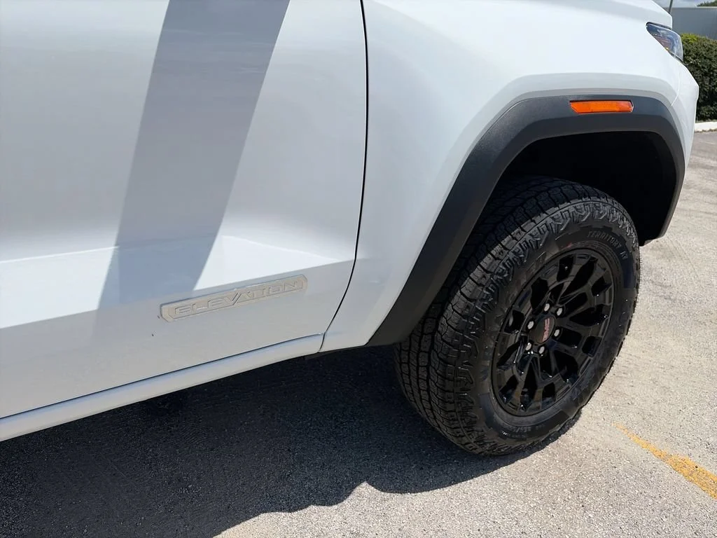 New 2026 Summit White GMC Elevation image 39