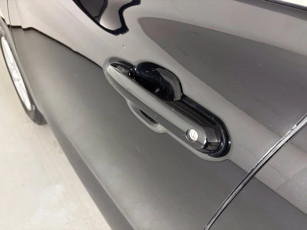 Used 2023 Black Toyota L image 12