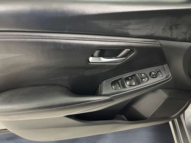 Used 2024 Gray Nissan SV image 12