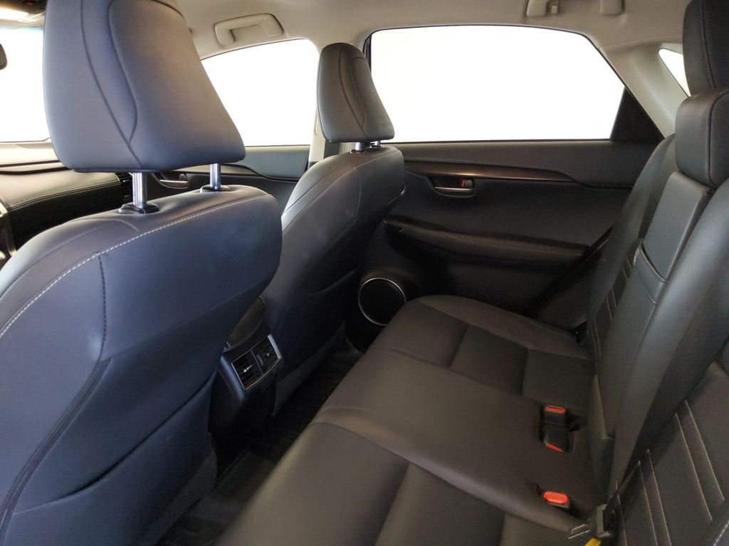 Used 2017 White Lexus 200t image 19
