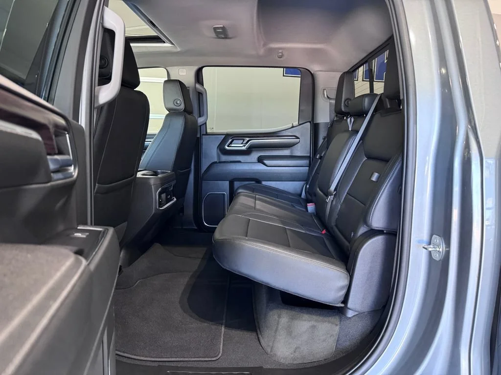 2023 GMC Sierra 1500 SLT - Photo 13