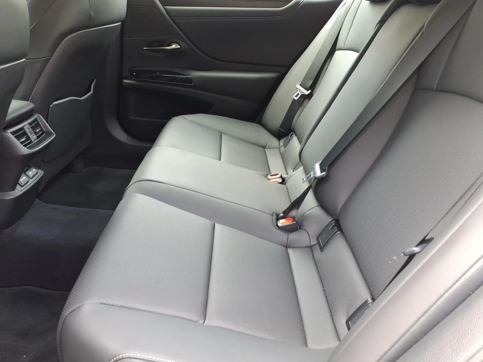 Certified Used 2024 Iridium (1l2) Lexus Premium & Navigation Package image 6