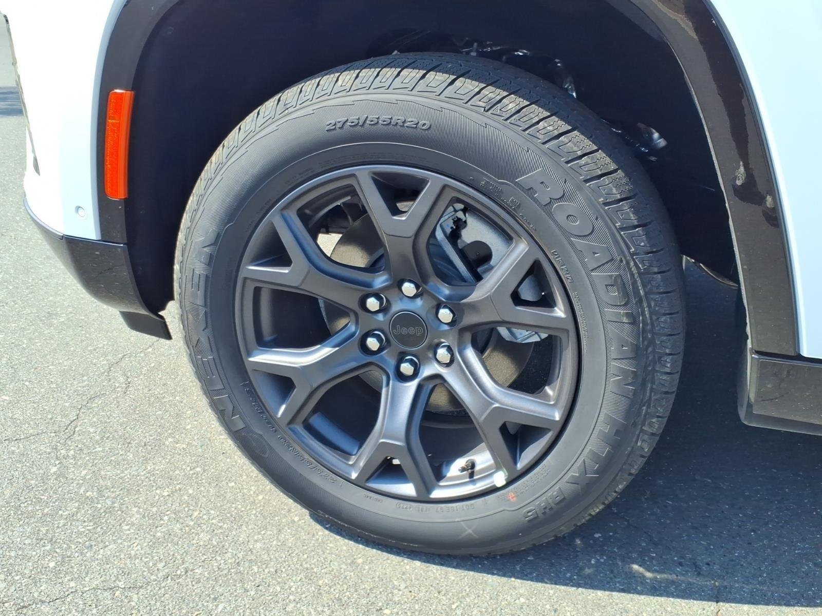 New 2026 Bright White Clear-Coat Exterior Paint Jeep Limited Altitude image 11