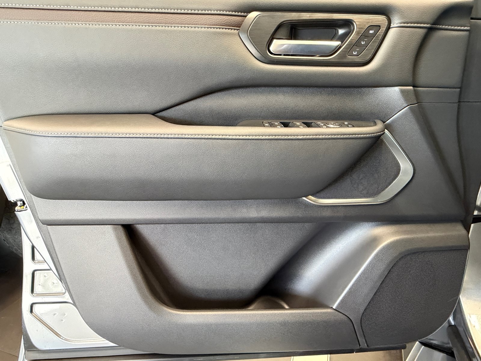 New 2026 Gun Metallic Nissan Platinum Reserve image 31