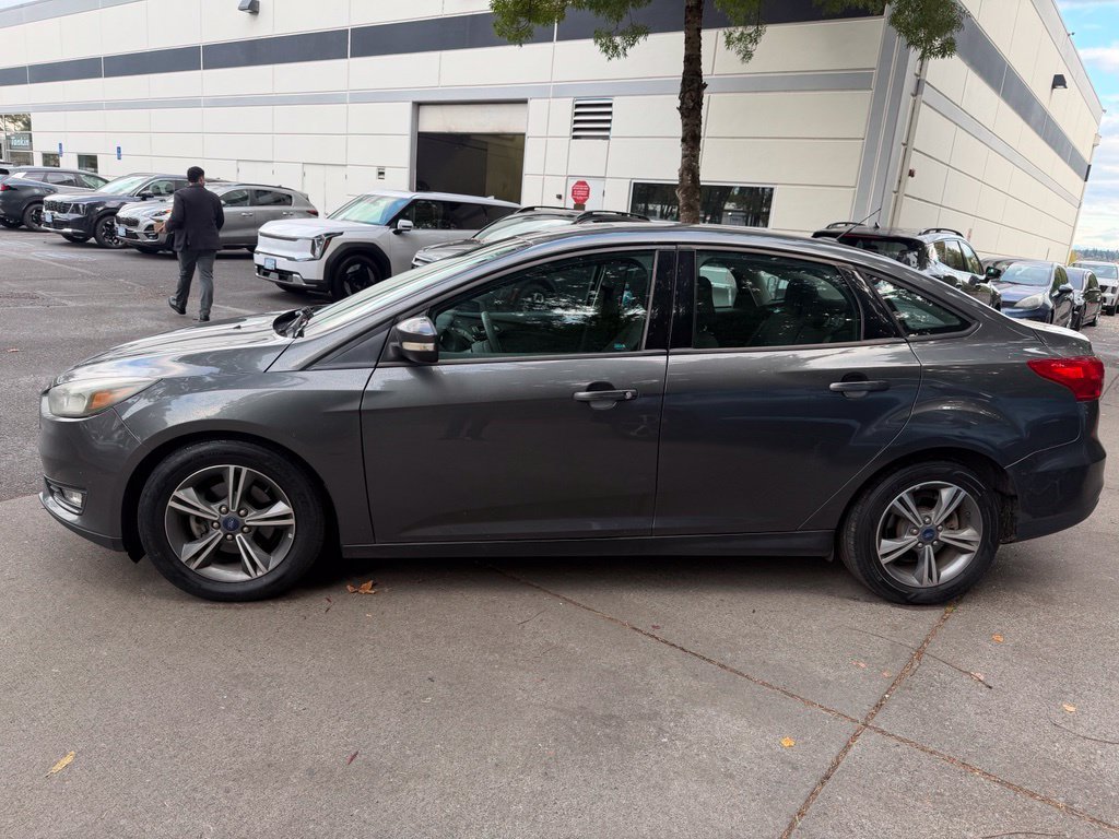 Used 2017 Magnetic Ford SE image 7