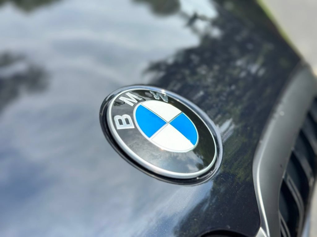 New 2027 Carbon Black Metallic BMW xDrive40i image 10
