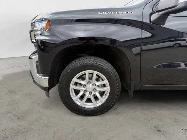 Used 2021 Black Chevrolet LT image 9