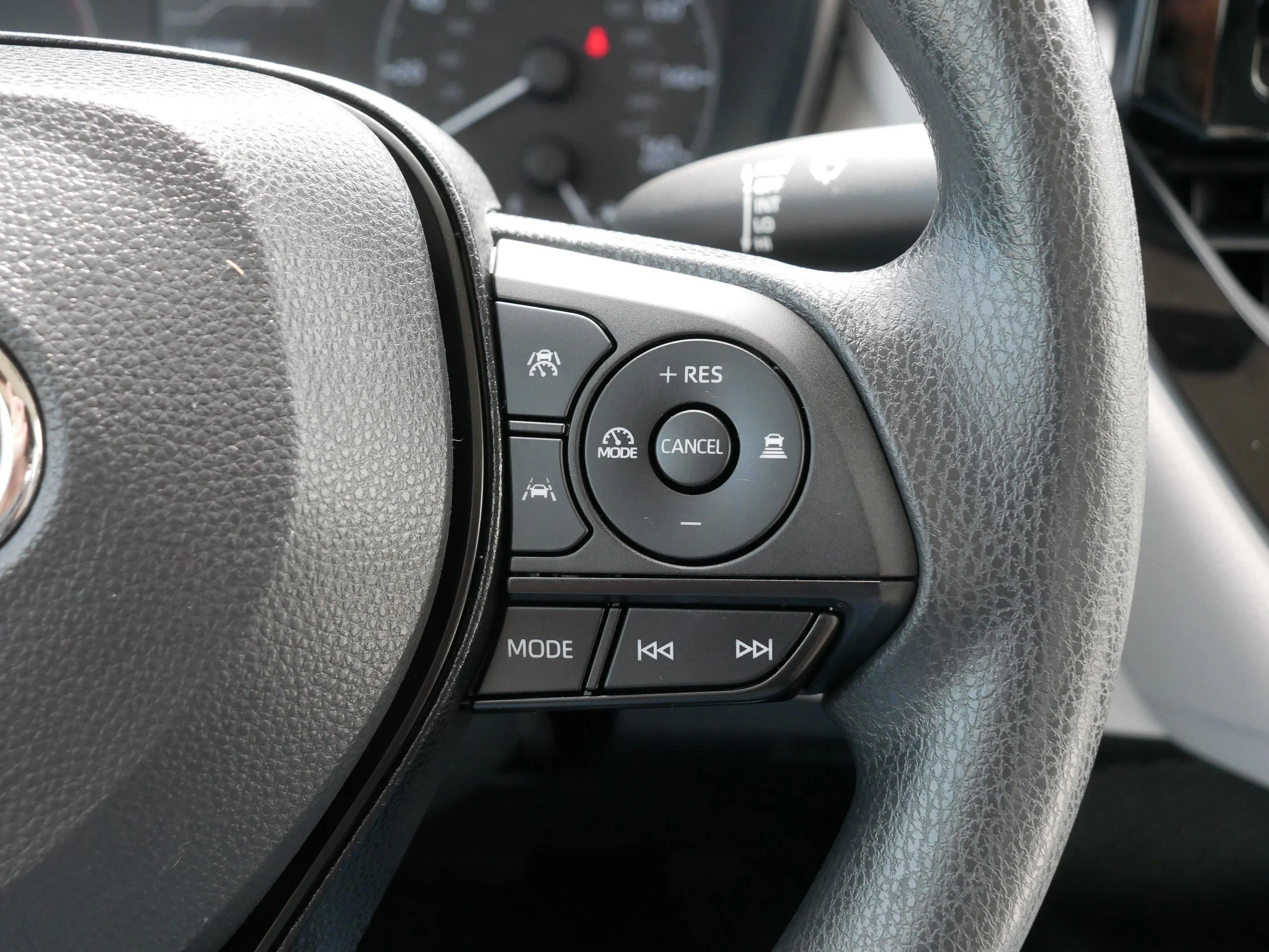 Used 2023 Ice Cap Toyota Hybrid LE image 30