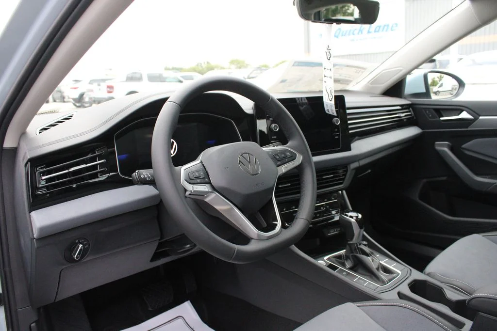 New 2027 Gray Volkswagen 1.5T SE image 2