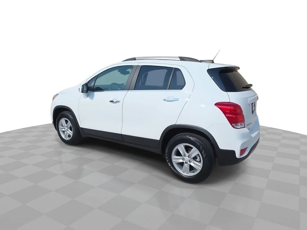 Used 2020 White Chevrolet LT image 6