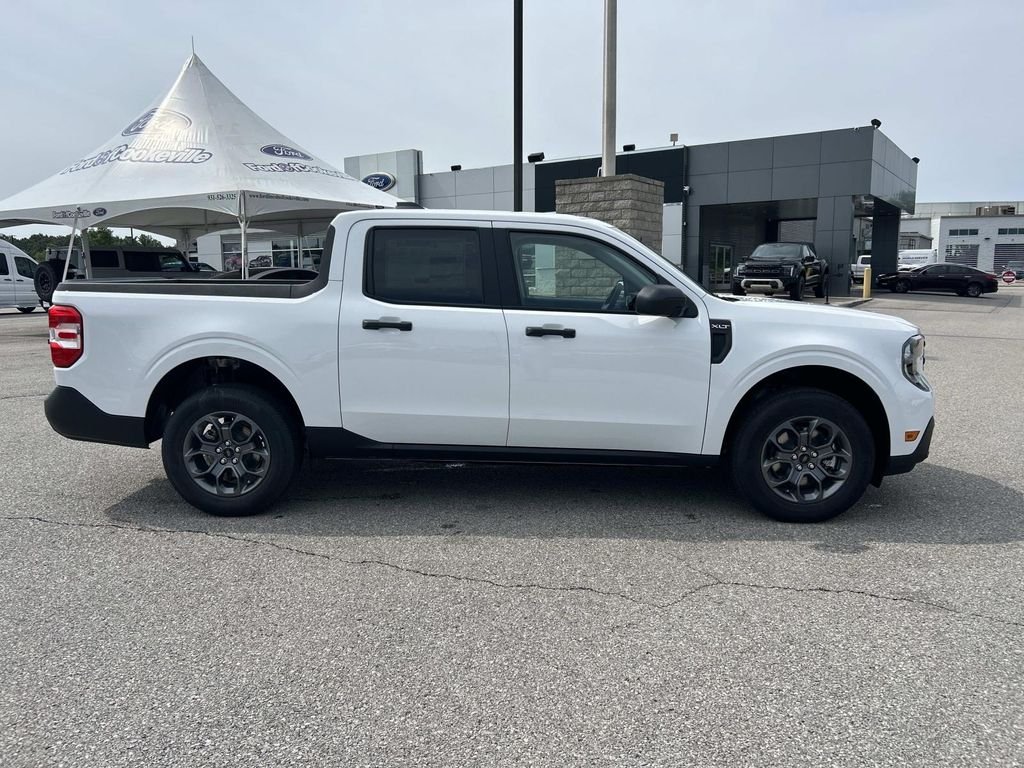 New 2026 Oxford White Ford XLT image 3