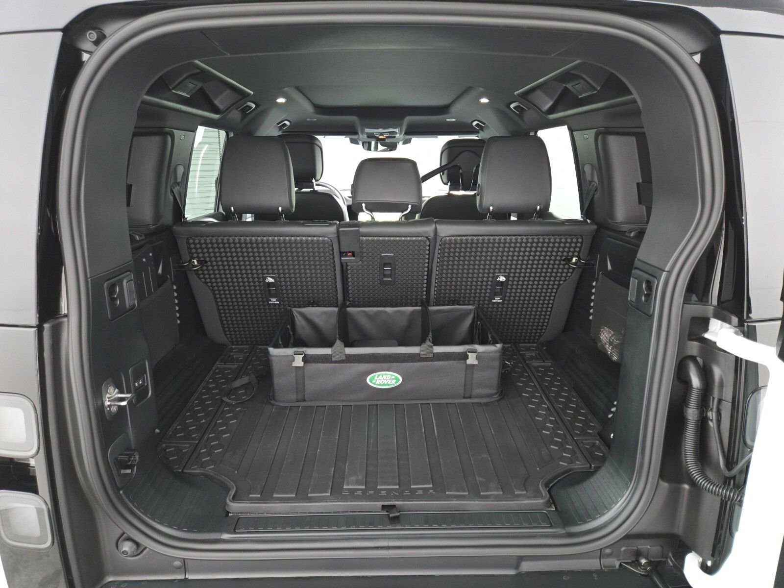New 2026 Fuji White LAND ROVER X-Dynamic SE image 15