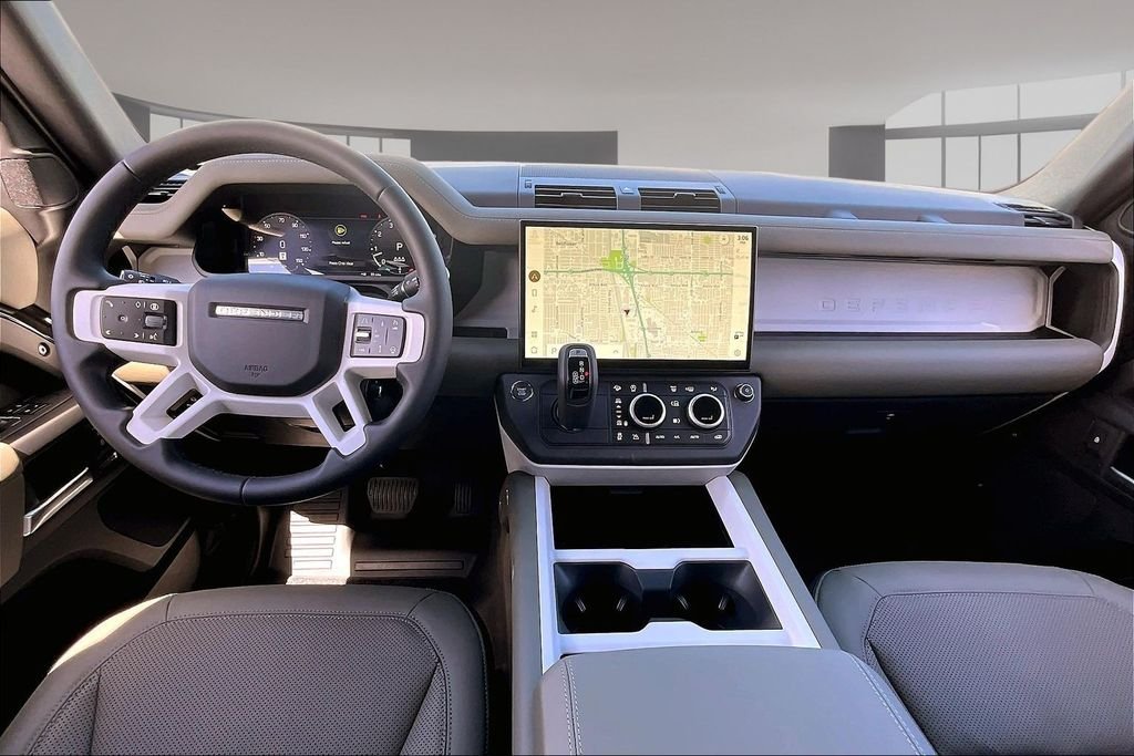 New 2026 SANTORINI BLACK Land Rover X-Dynamic SE image 5