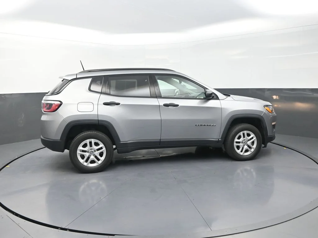 Used 2018 Silver Jeep Sport image 11
