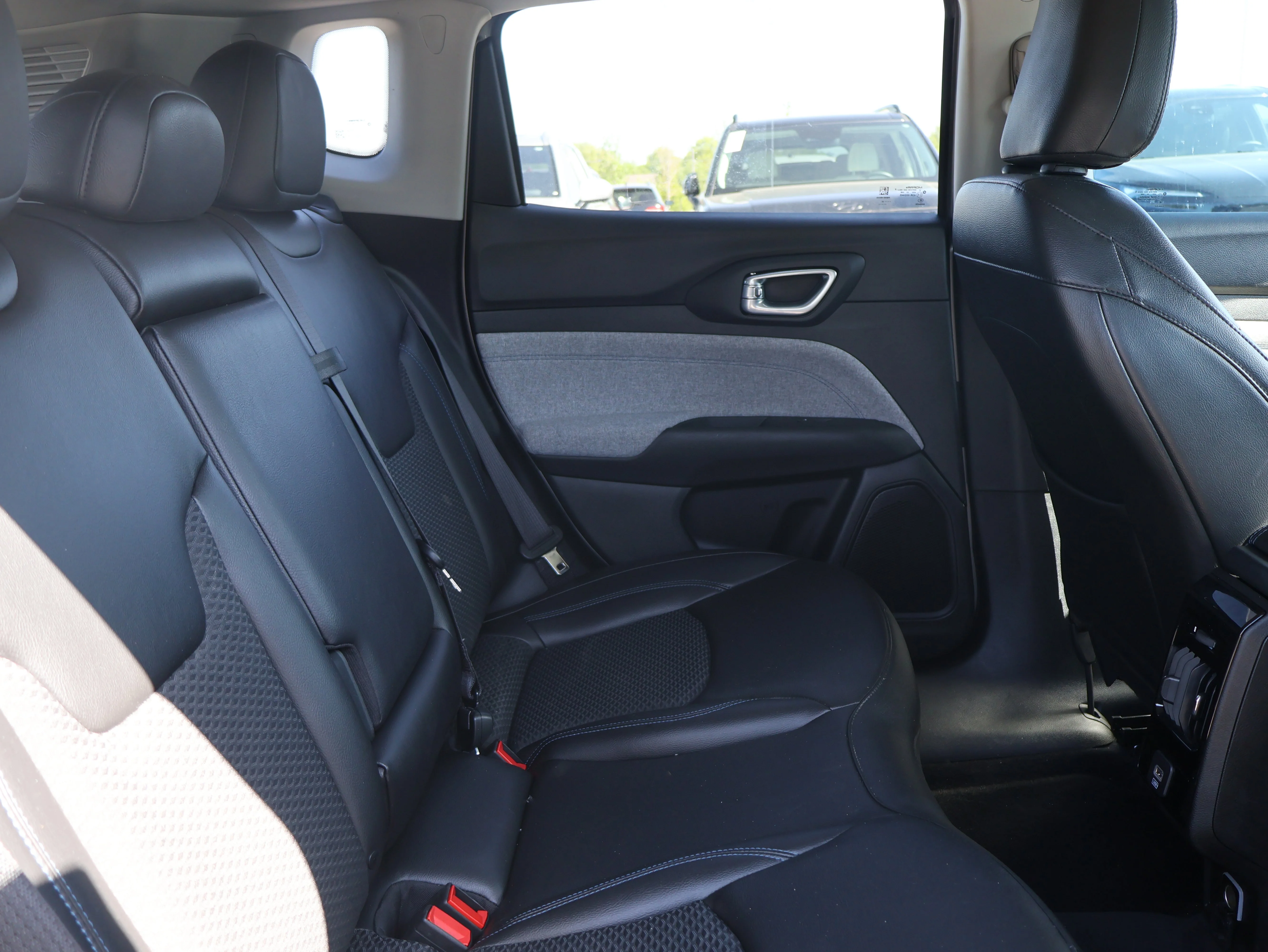 2022 Jeep Compass Latitude - Photo 12