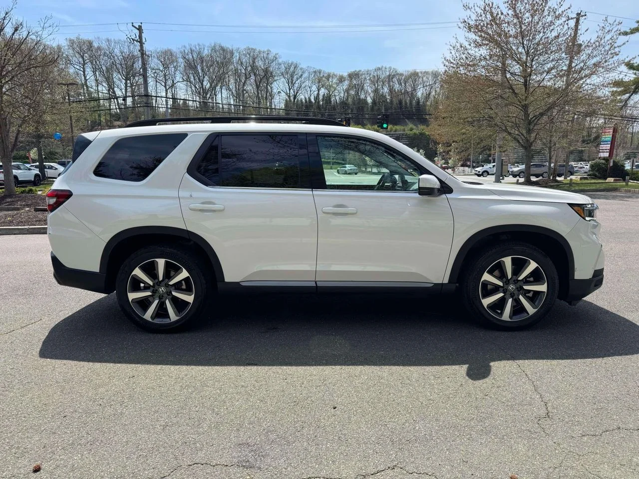 Used 2025 Platinum White Pearl Honda Touring image 8